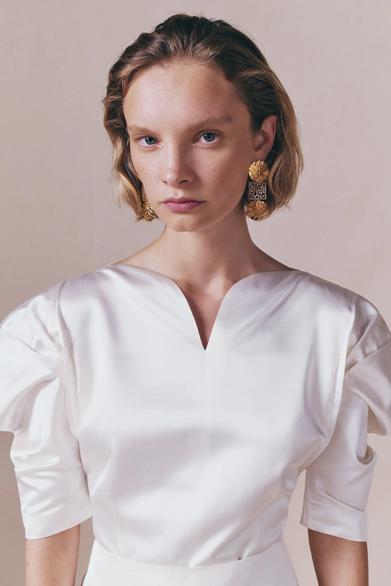 Ecru Top With Puff Sleeves - Image 4